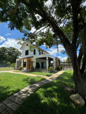 Eden Villa - Verdant Garden